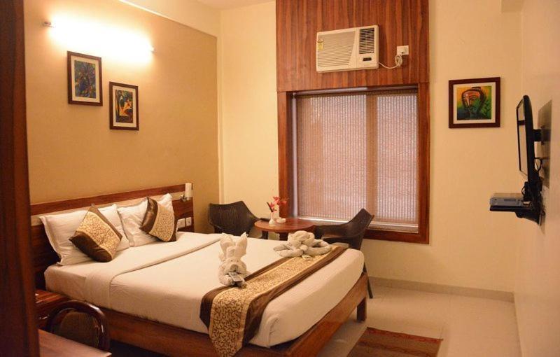 Hotel Eden Roc Bhubaneswar Exterior foto